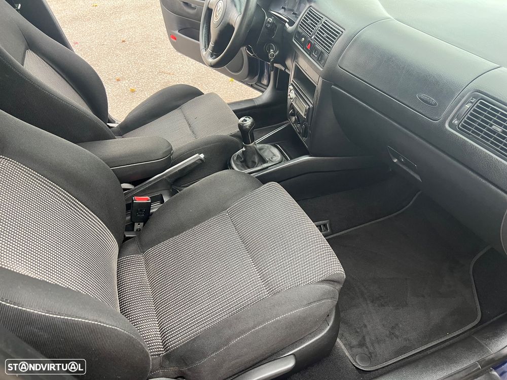 VW Golf 1.9 TDi 25 Anos - 7