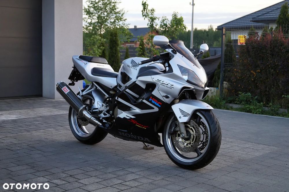 Honda CBR - 4
