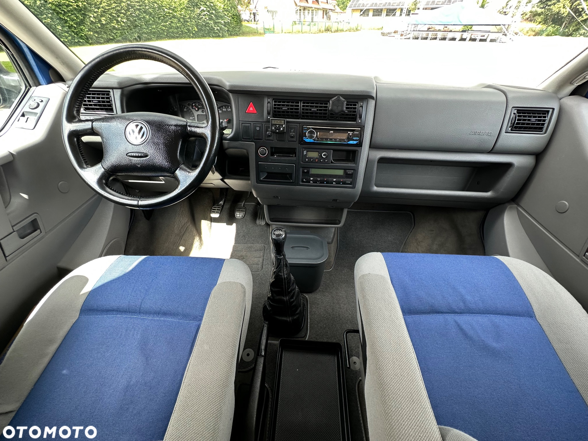 Volkswagen Multivan - 7