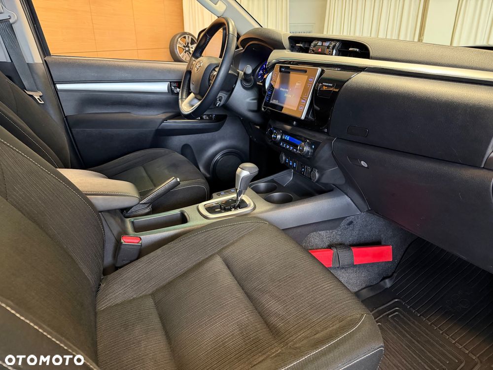 Toyota Hilux 2.4 D-4D Double Cab SR 4x4 - 8