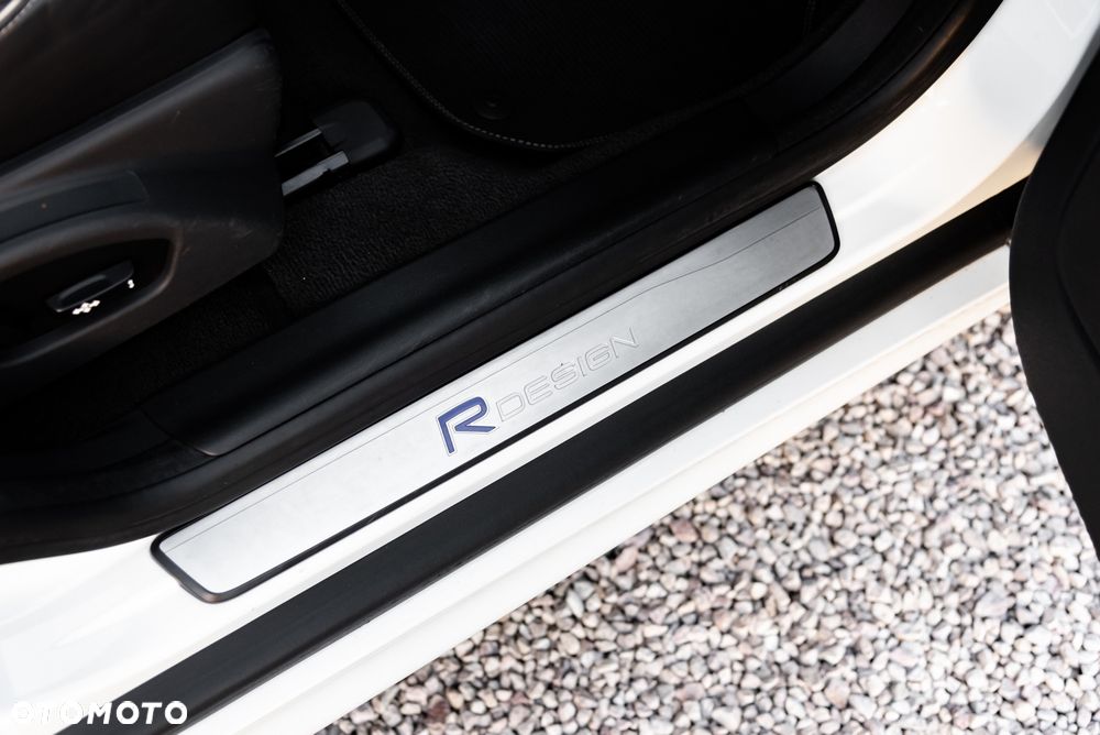 Volvo XC 60 T6 AWD R-Design - 28