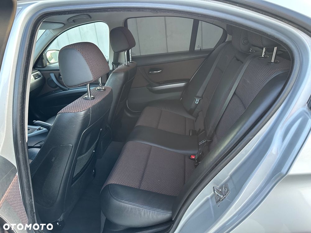 BMW Seria 3 318d DPF Edition Exclusive - 14