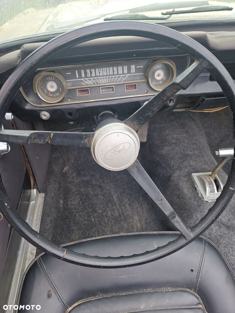 Ford Mustang - 7