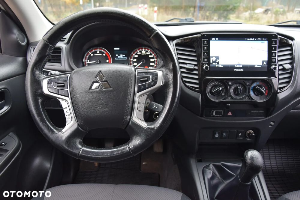 Mitsubishi L200 2.2 d DC Intense - 14