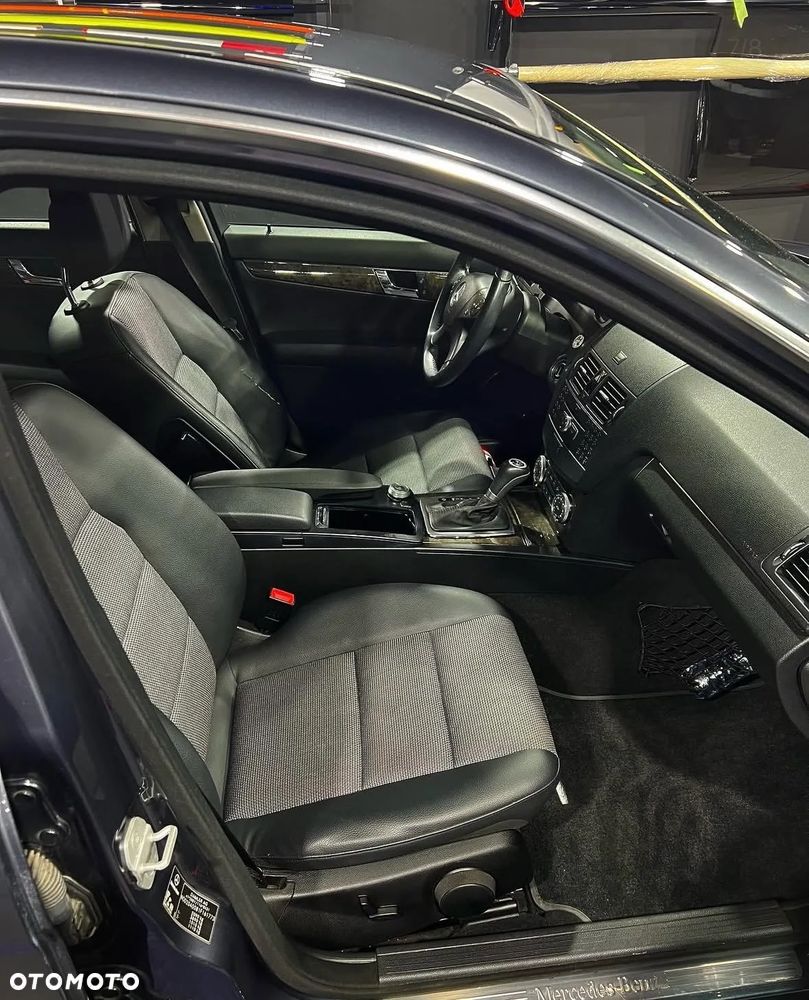 Mercedes-Benz Klasa C 220 CDI DPF Automatik Avantgarde - 16