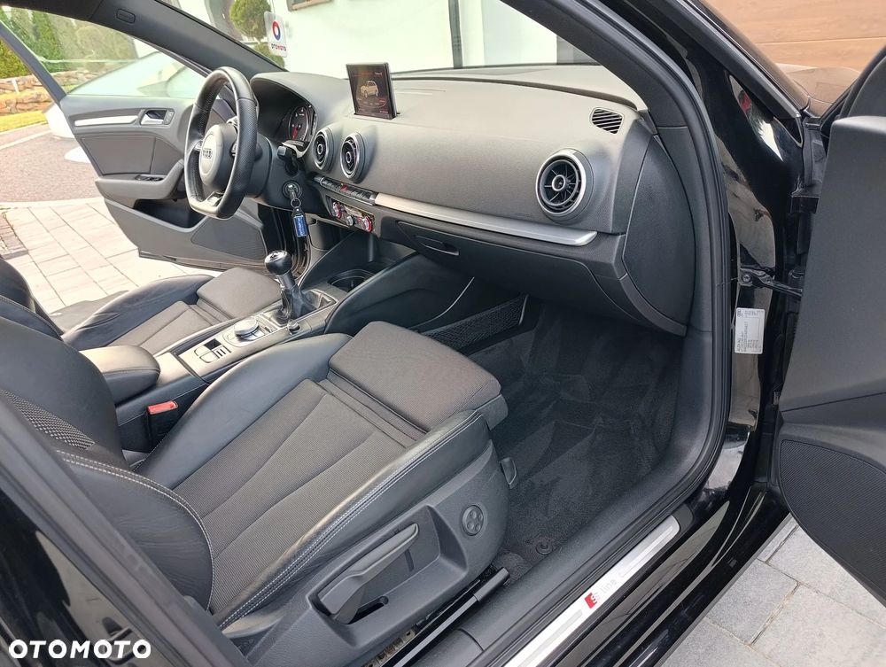 Audi A3 Sportback 2.0 TDI S line Sportpaket - 33