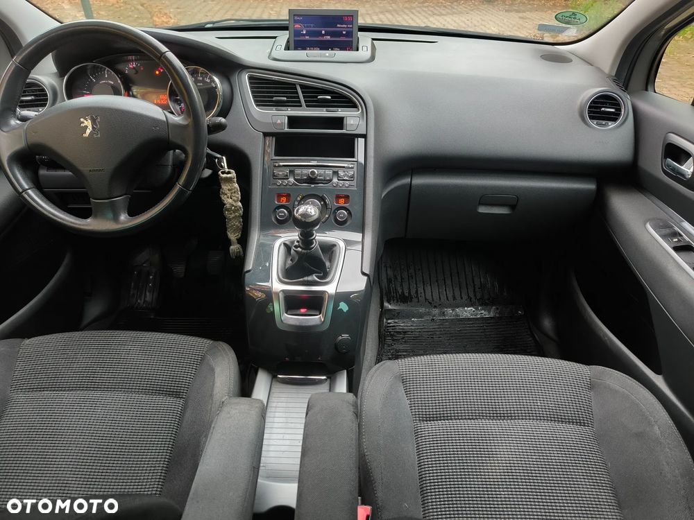 Peugeot 5008 2011 photo 5