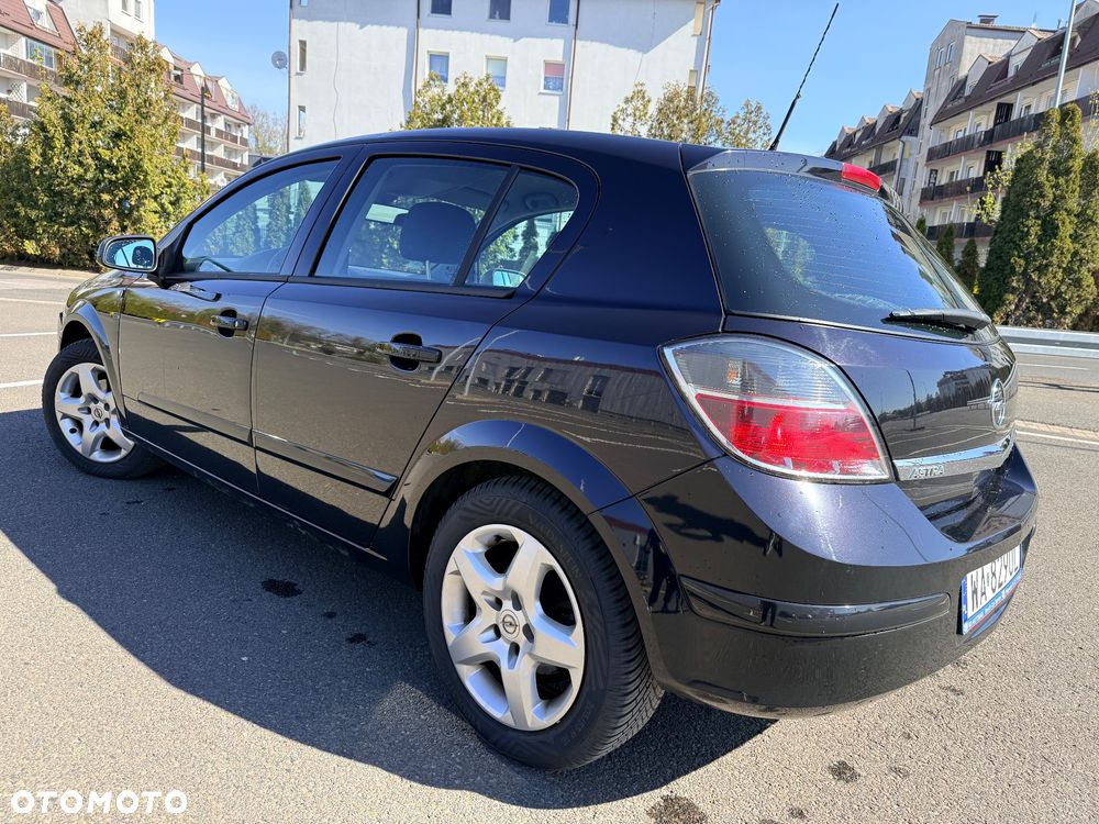 Opel Astra 1.6 Edition 111 Jahre - 11