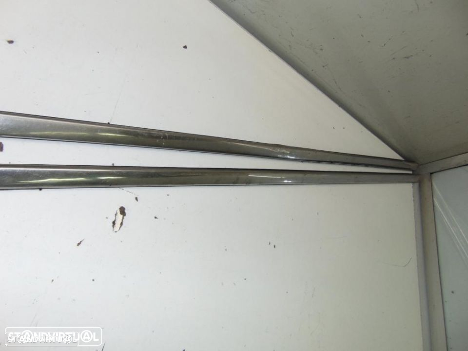 Mercedes W114/ 115 frisos das embaladeiras - 4