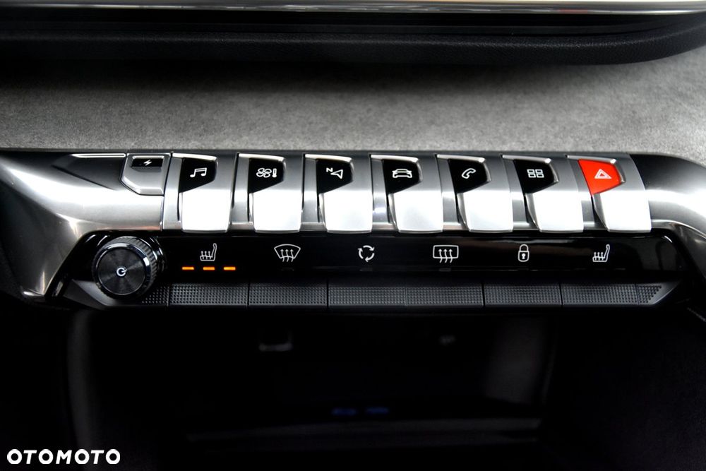 Peugeot 3008 1.6 PureTech HYbrid4 GT Line S&S EAT8 - 30