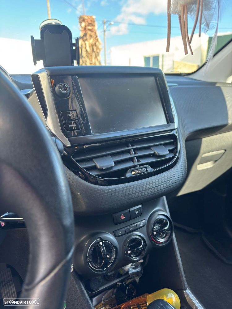 Peugeot 2008 1.2 PureTech Style - 5