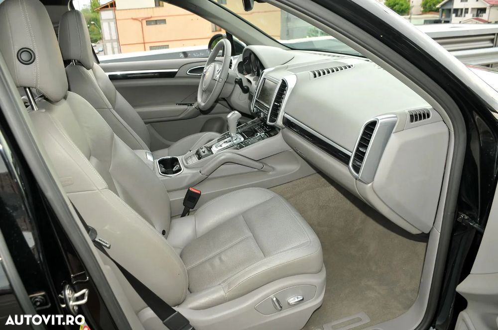 Porsche Cayenne 3.0TD TipTronic - 16