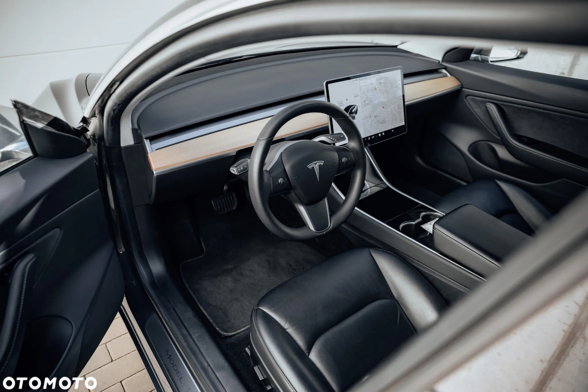 Tesla Model 3 Standard Reichweite Plus Hinterradantrieb - 11