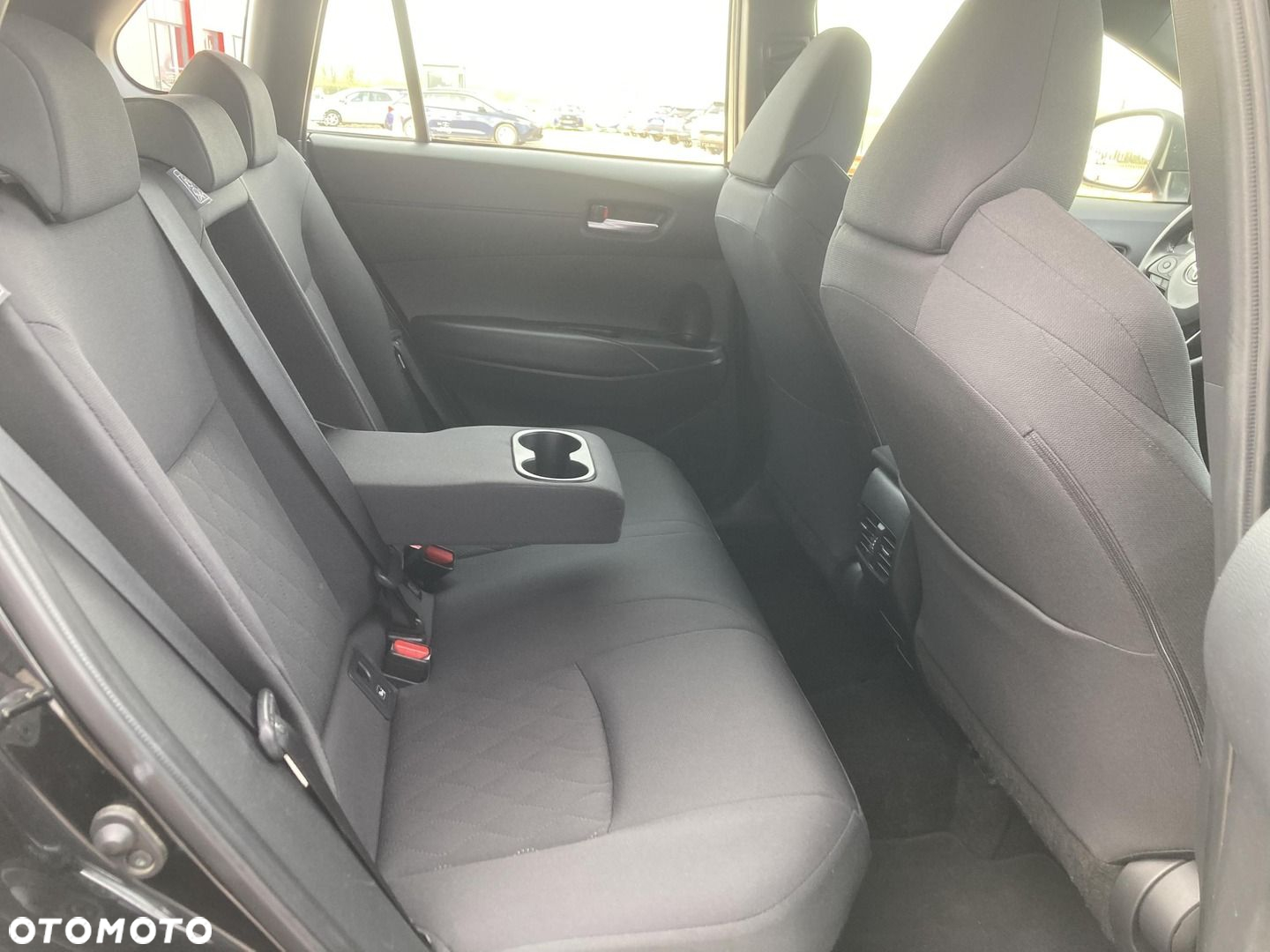 Toyota Corolla Cross 2.0 Hybrid Comfort - 12