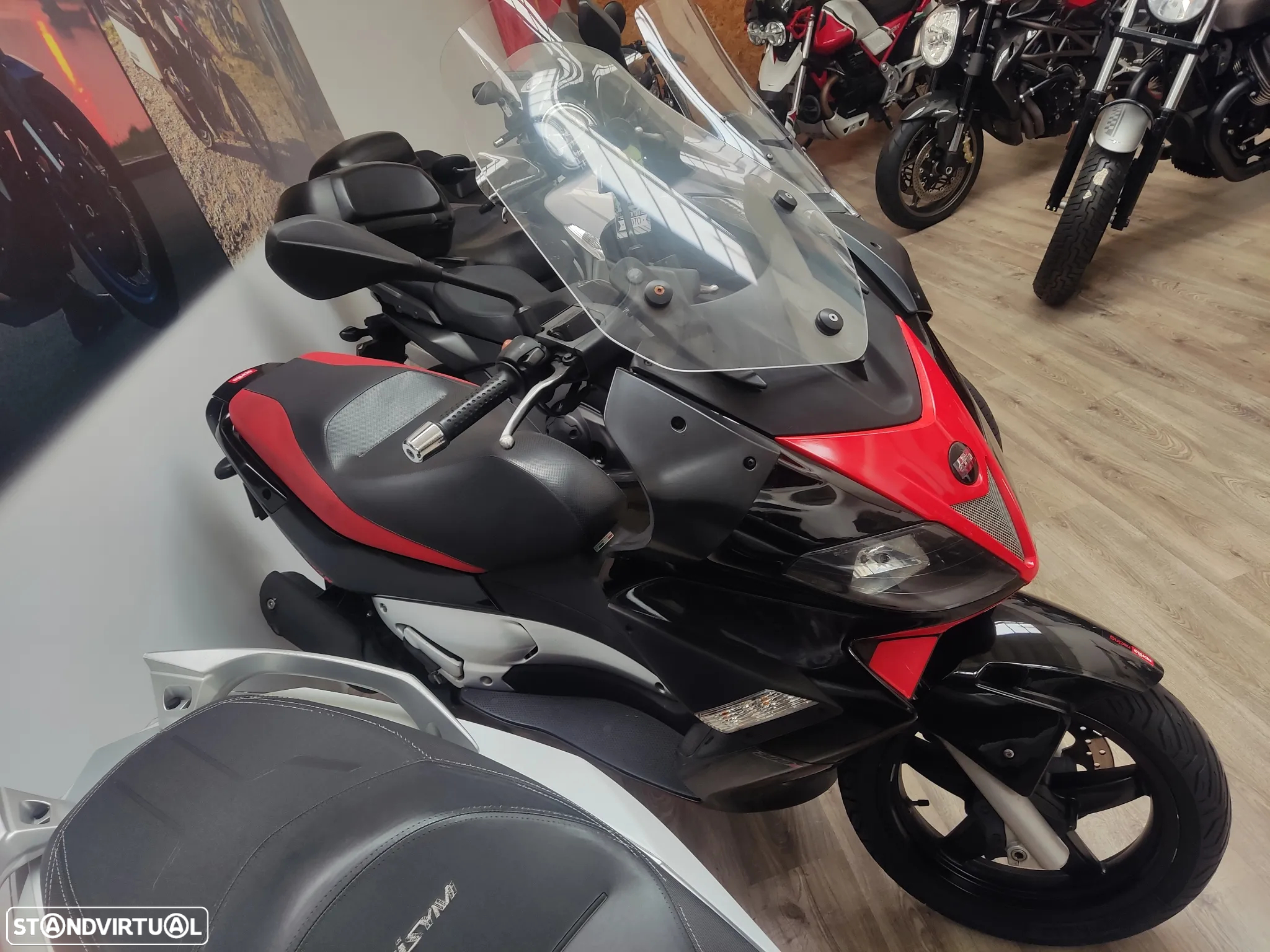 Aprilia SR 300 Max - 2