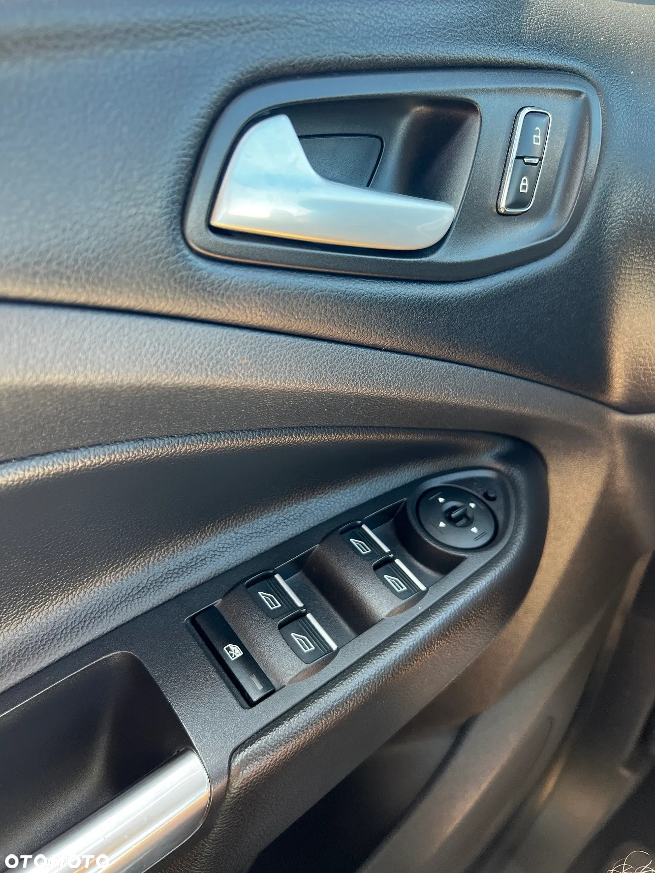 Ford Kuga 1.5 EcoBoost 4WD Titanium - 22
