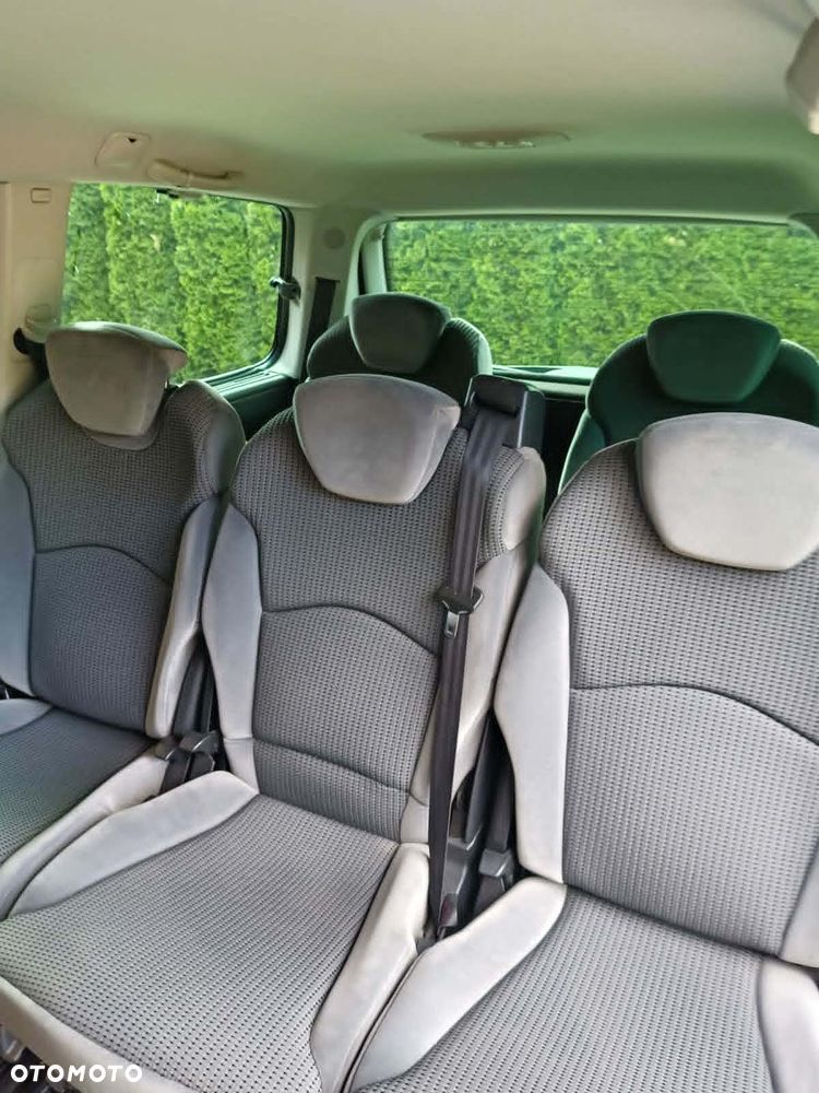 Peugeot 807 HDi 165 Family - 9