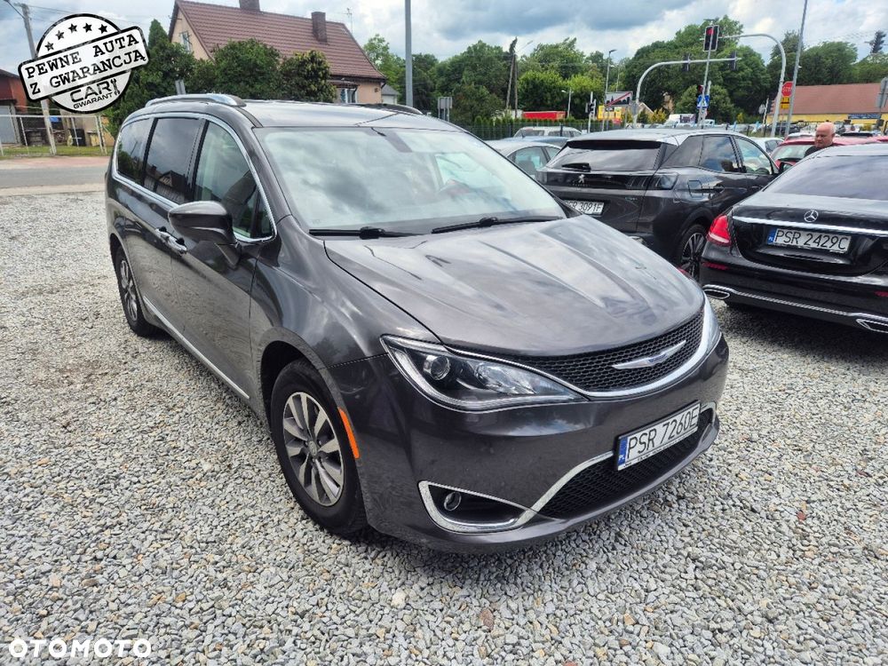 Chrysler Pacifica - 4