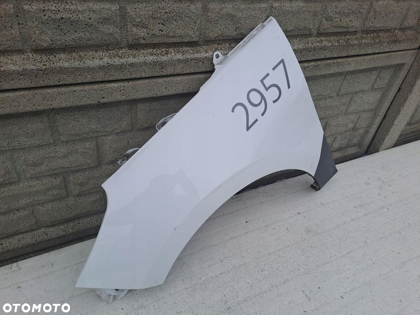 FORD FIESTA Mk8 MK 8 16-22 BŁOTNIK PRZEDNI LEWY - 2