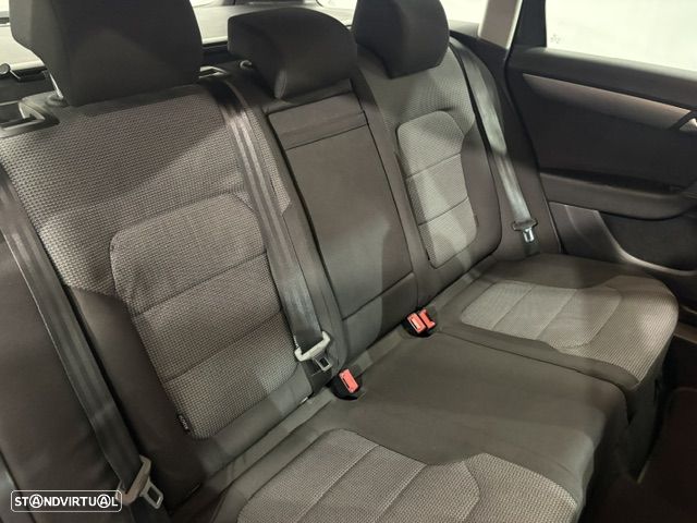 VW Passat Variant - 8