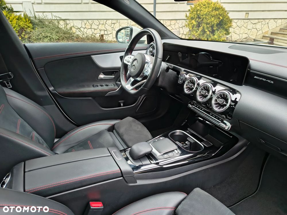 Mercedes-Benz CLA AMG 35 4Matic B AMG Speedshift 7G-DCT - 26