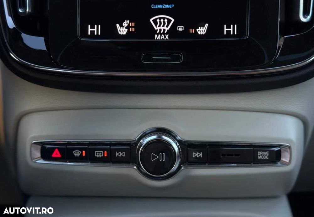 Volvo XC 40 - 24