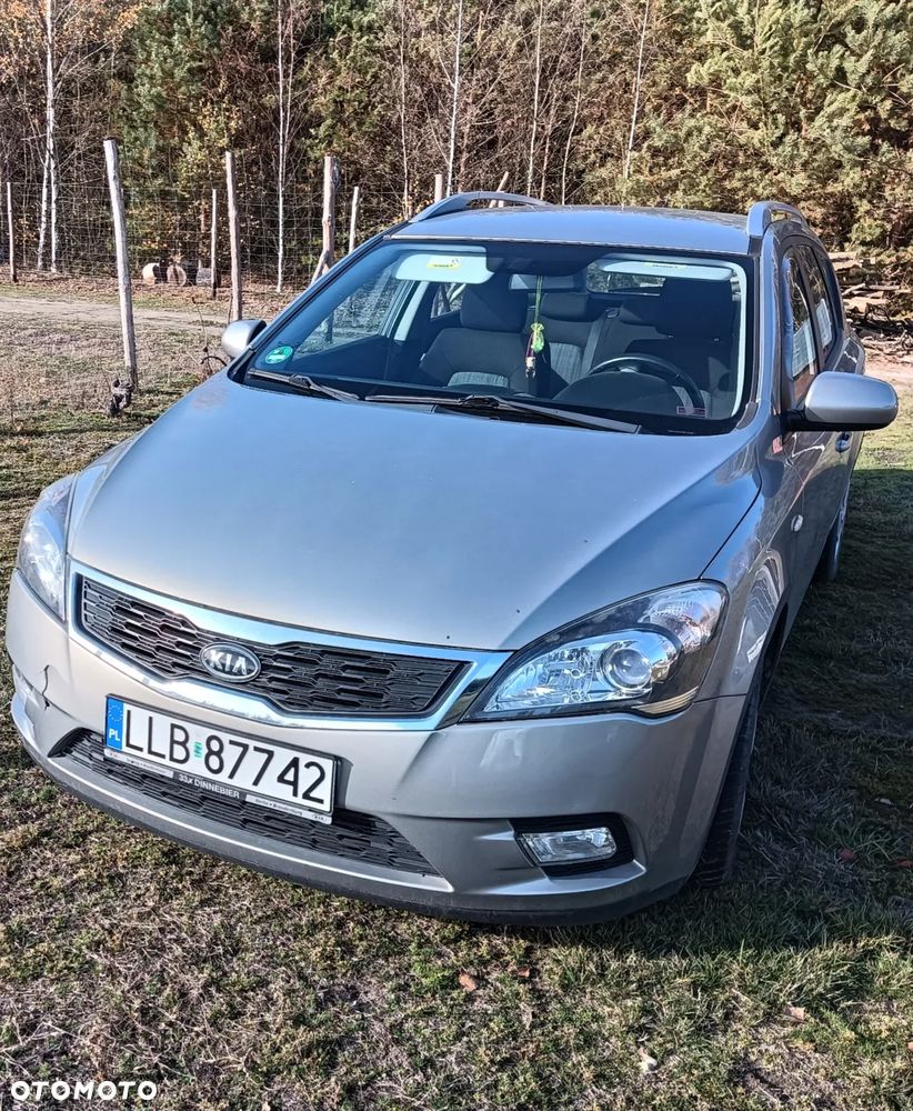 Kia Ceed - 4