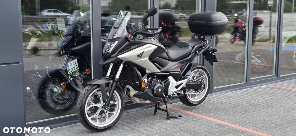Honda NC - 25