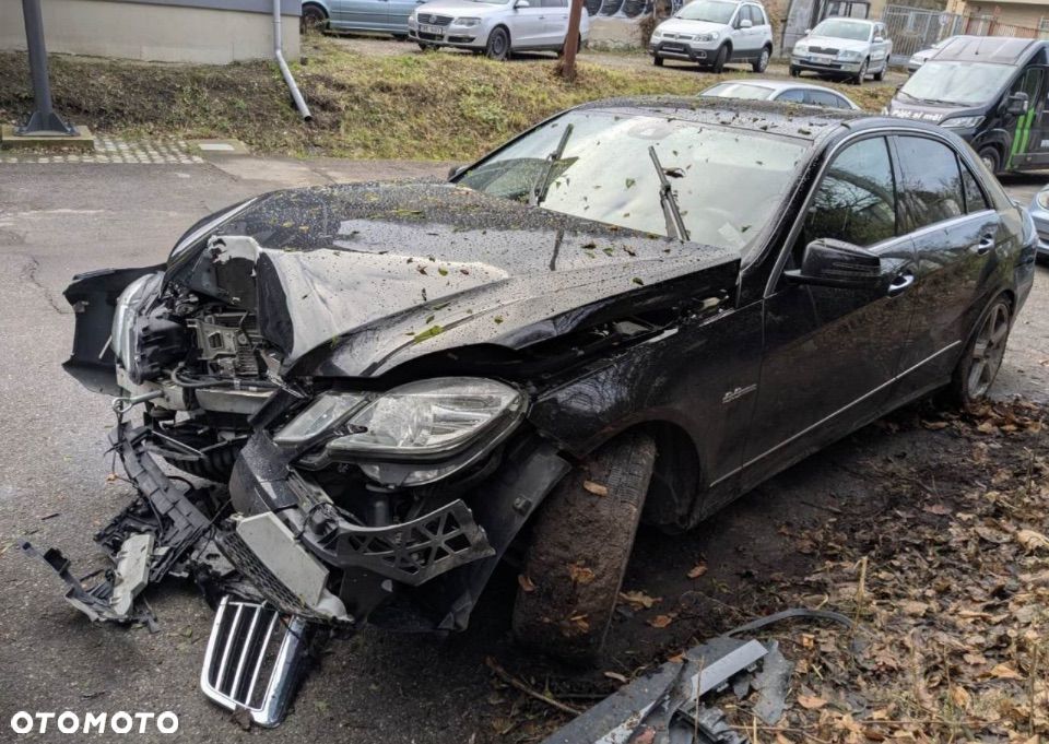 Mercedes-Benz Klasa E 500 4Matic Automatik Elegance - 2