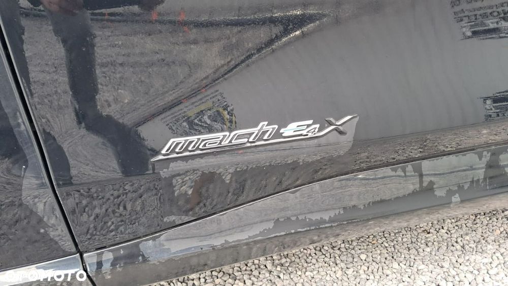 Ford Mustang Mach-E - 6