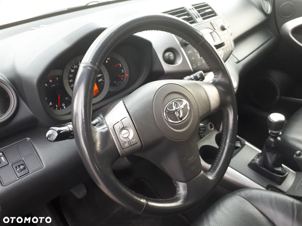 Toyota RAV4 2.2 D-CAT 4x4 Sol - 23
