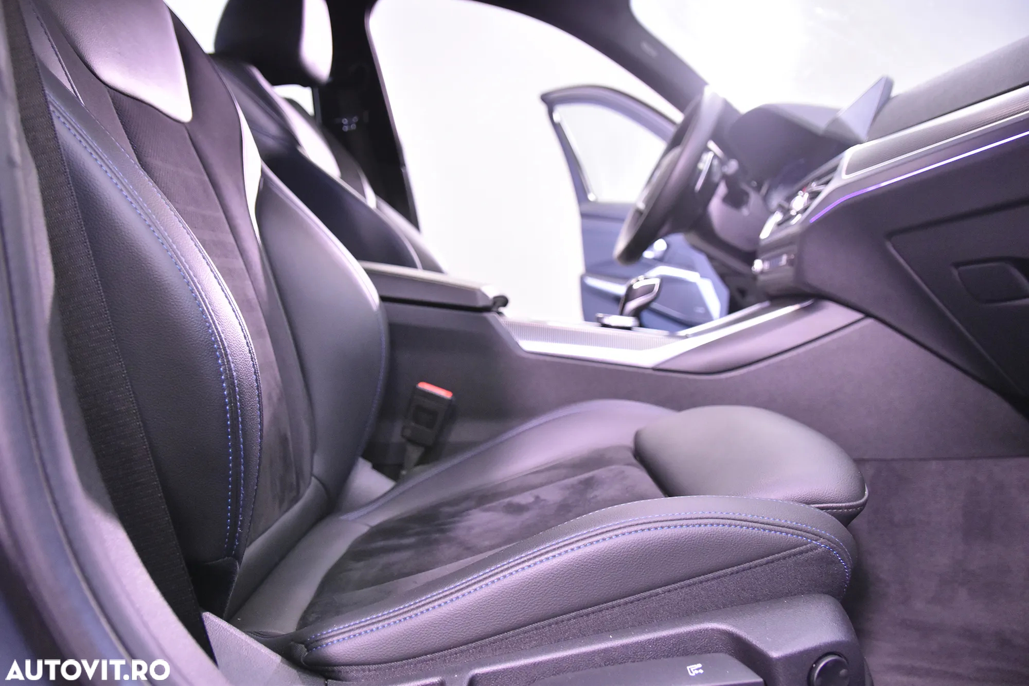 BMW Seria 3 330e Aut. M Sport - 11