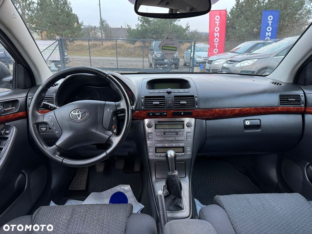 Toyota Avensis 1.8 VVT-i Sol - 17