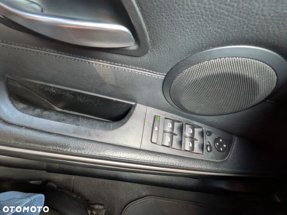 BMW Seria 3 325i - 21