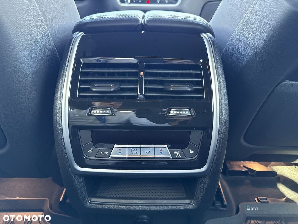 BMW X6 xDrive40d mHEV - 22