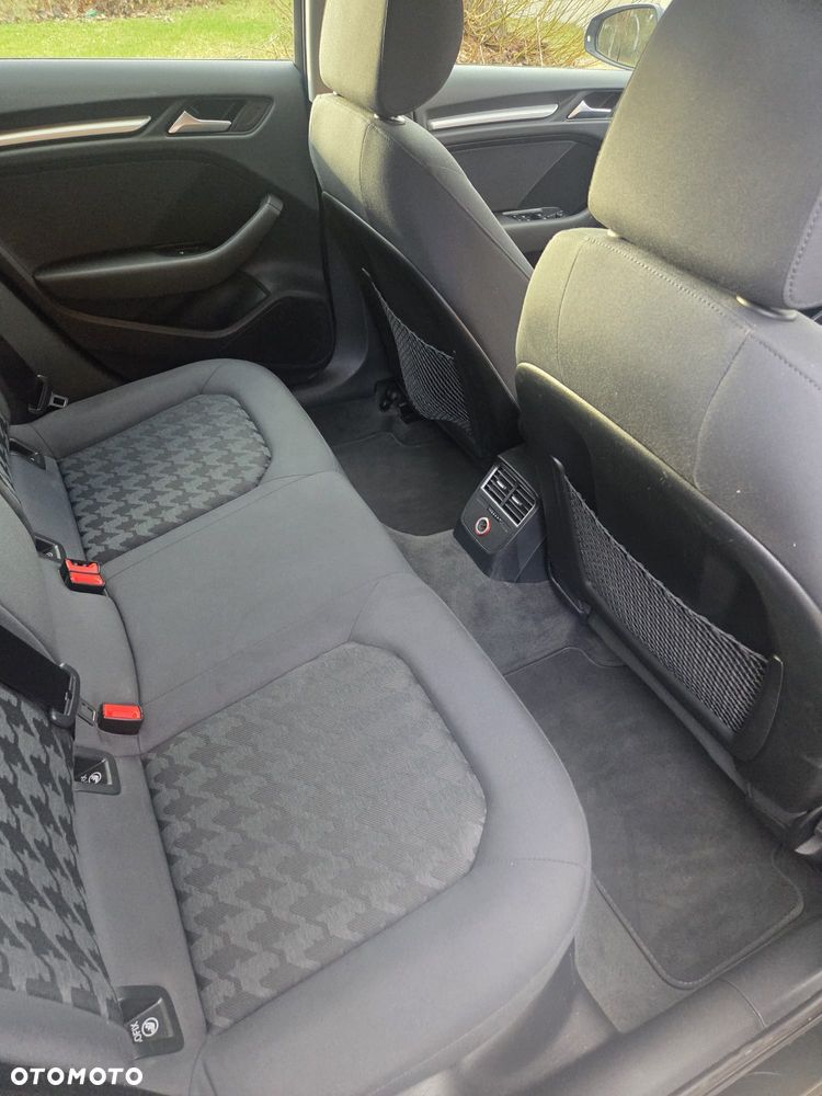 Audi A3 Sportback 1.4 TFSI Ambiente - 17