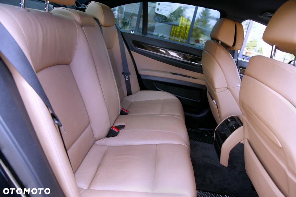 BMW Seria 7 740d - 18