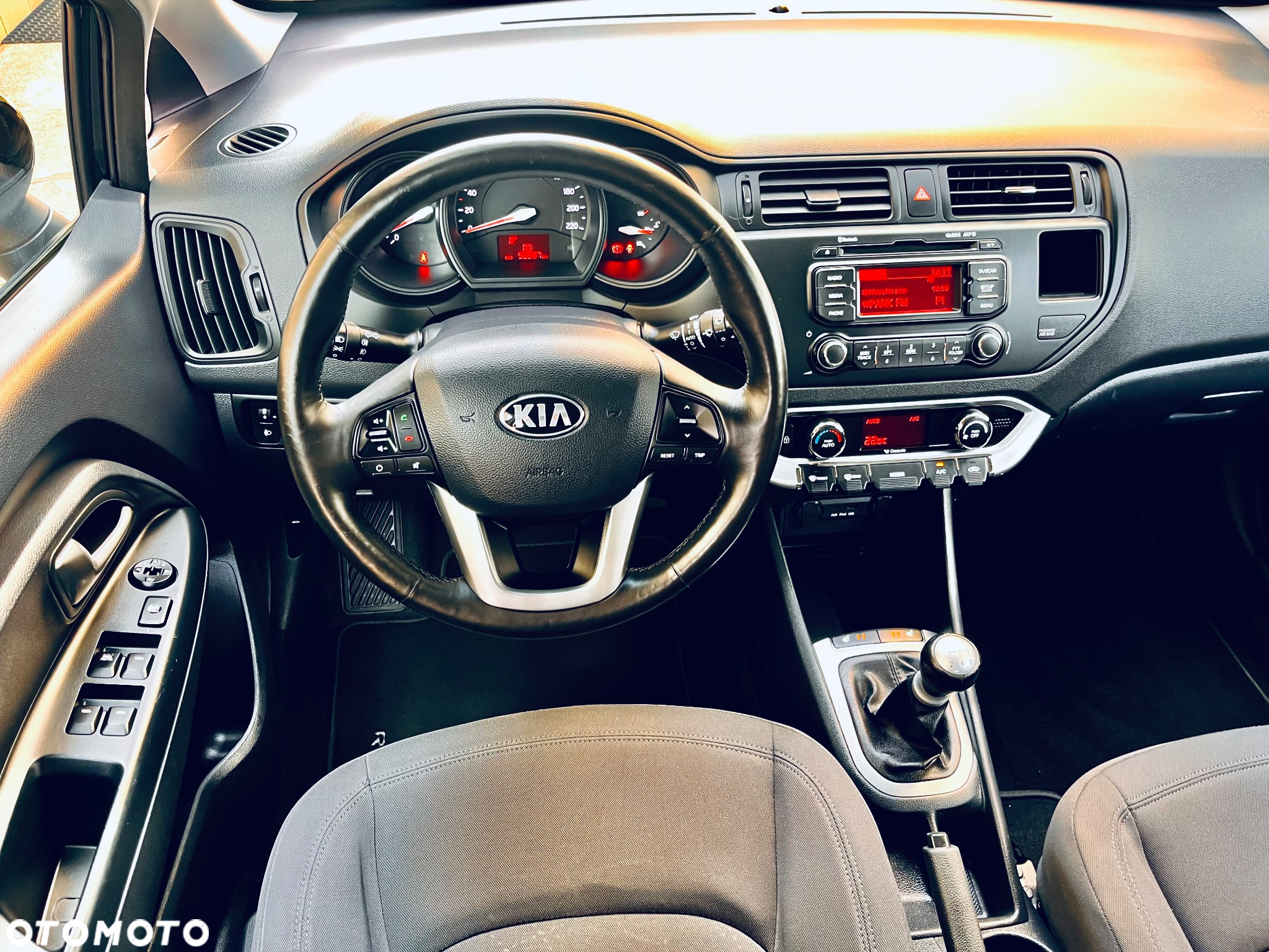 Kia Rio 1.2 Dream Team Edition - 9