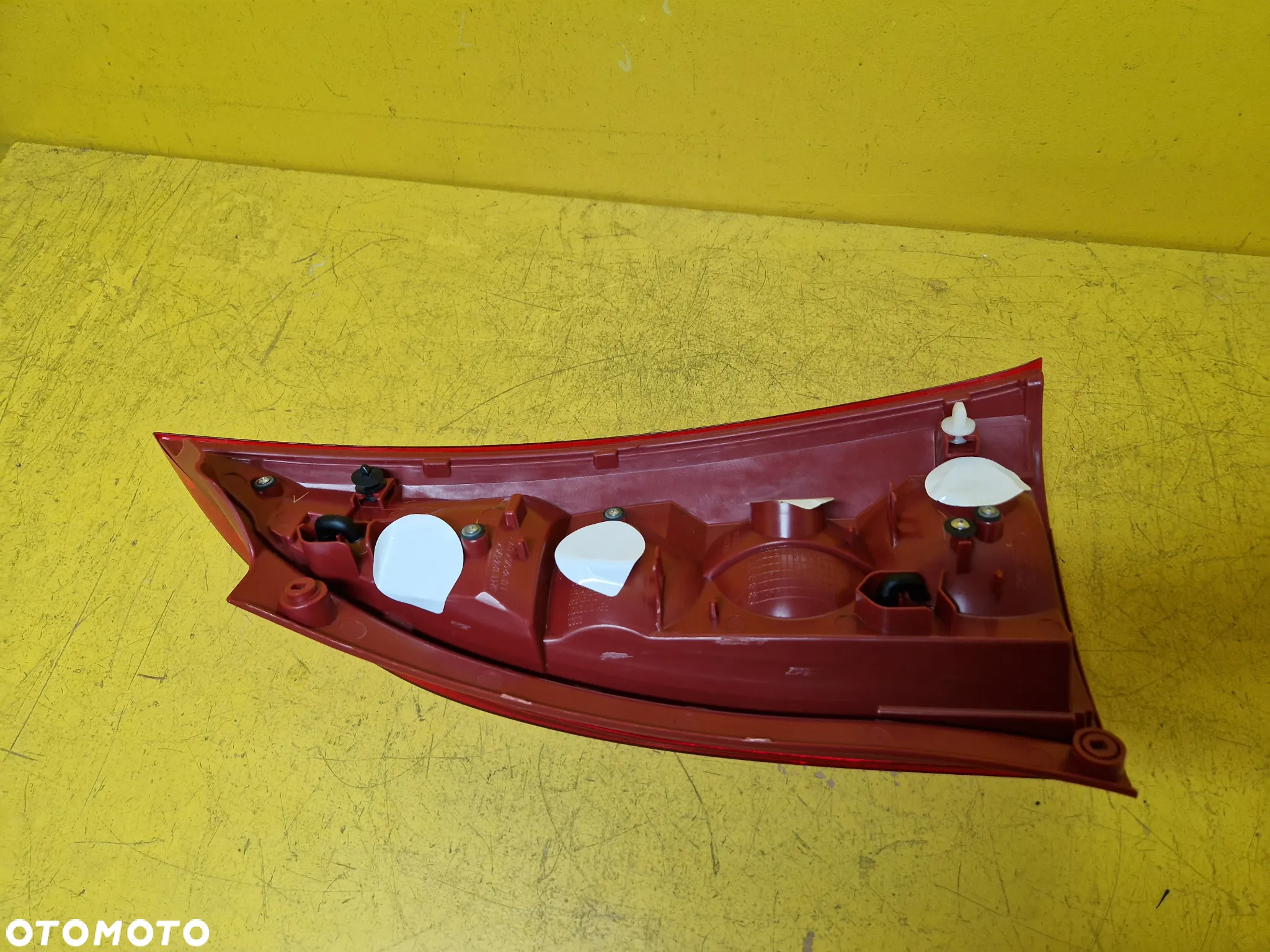 MAZDA PREMACY LAMPA TYŁ 216-19522-R - 5