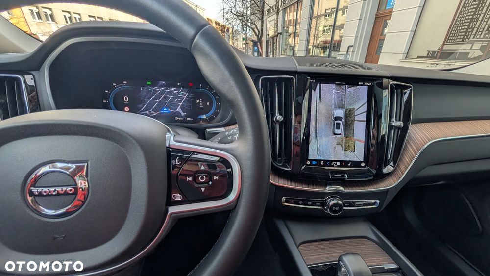 Volvo XC 60 B5 B AWD Plus Bright - 17