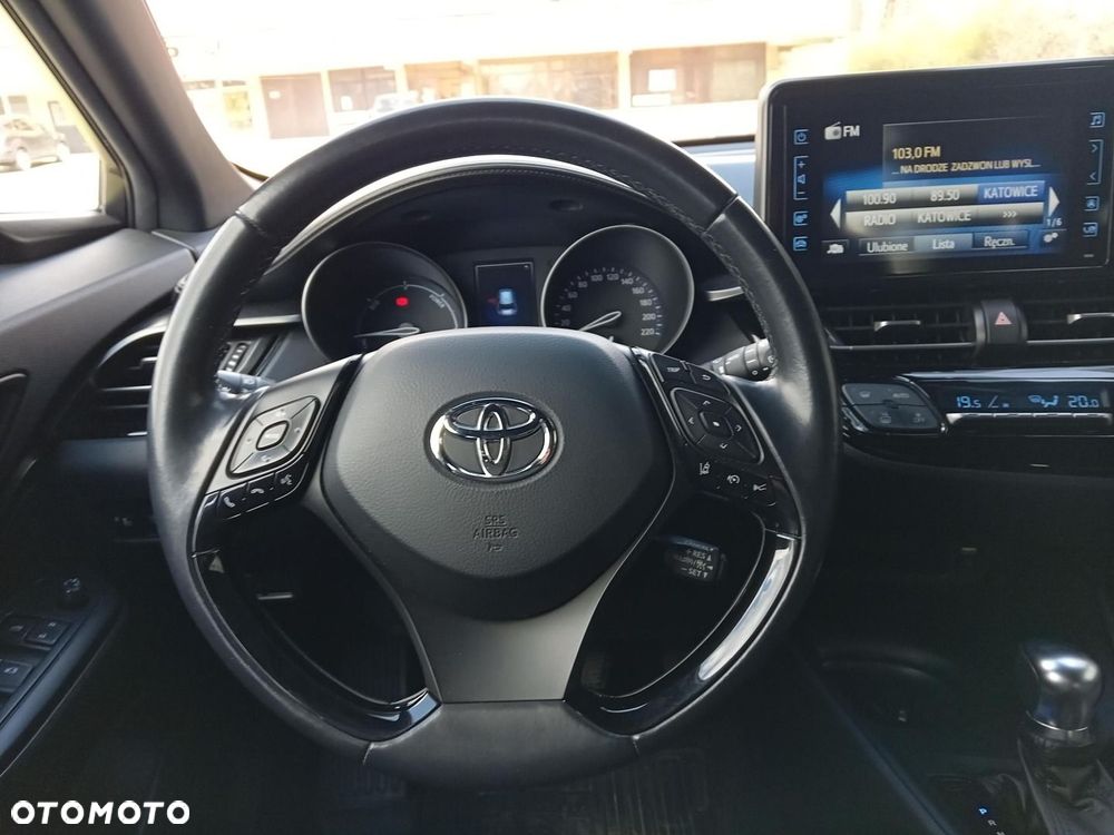 Toyota C-HR - 16