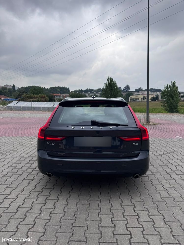 Volvo V90 2.0 D4 Momentum Geartronic - 3