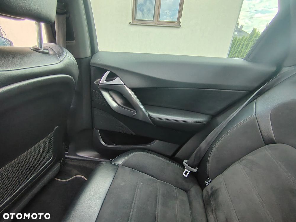 Citroën DS5 HDi 165 SoChic - 11