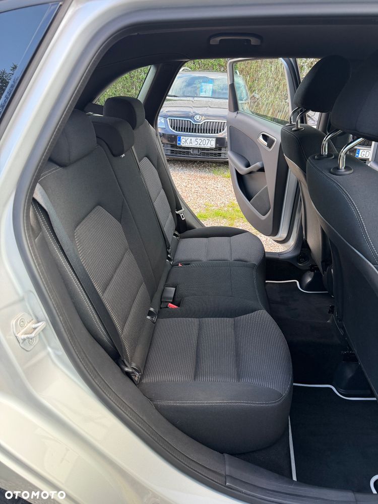 Mercedes-Benz Klasa B 180 7G-DCT Style - 24