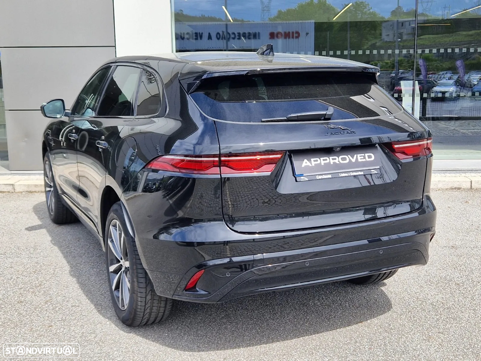 Jaguar F-Pace 2.0 P400e AWD R-Dynamic S - 9