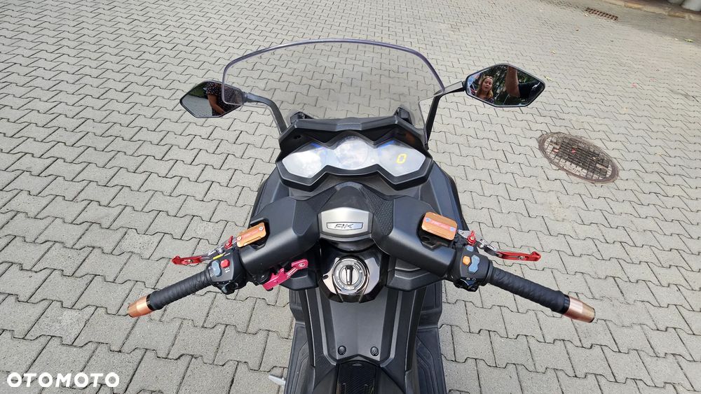 Kymco AK 550 - 12