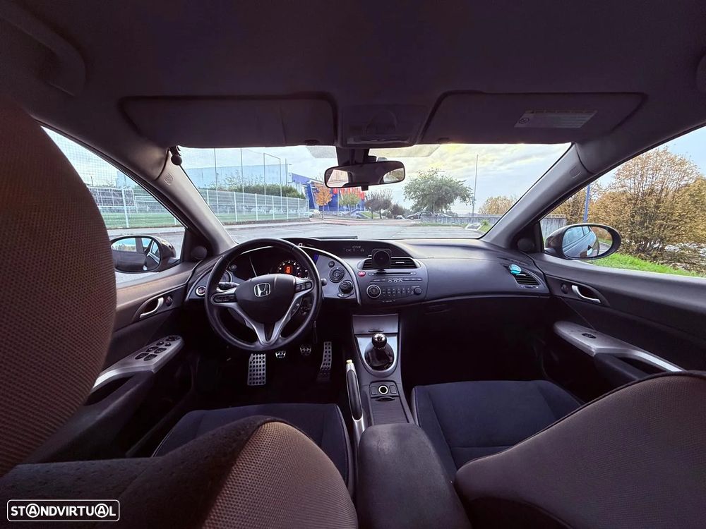 Honda Civic 1.8 Sport - 11