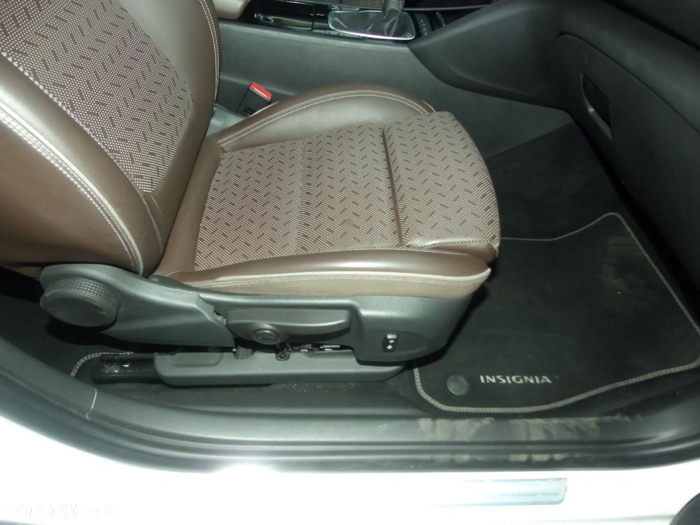 Opel Insignia - 22