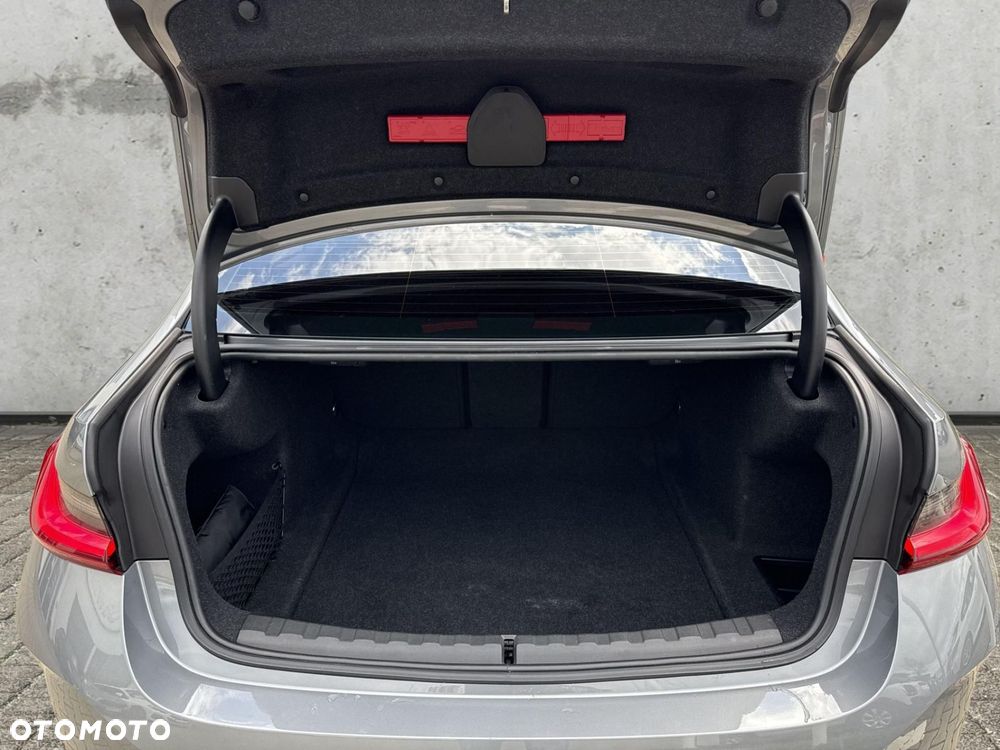 BMW Seria 3 318d - 23