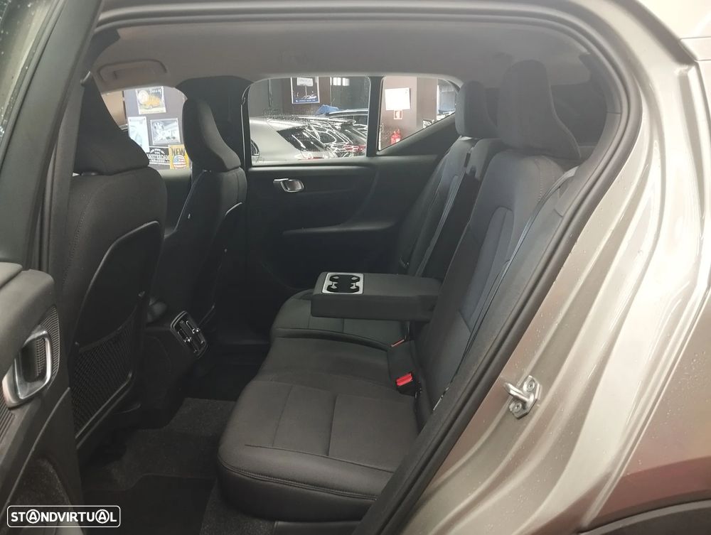 Volvo XC 40 2.0 D3 Momentum Geartronic - 13